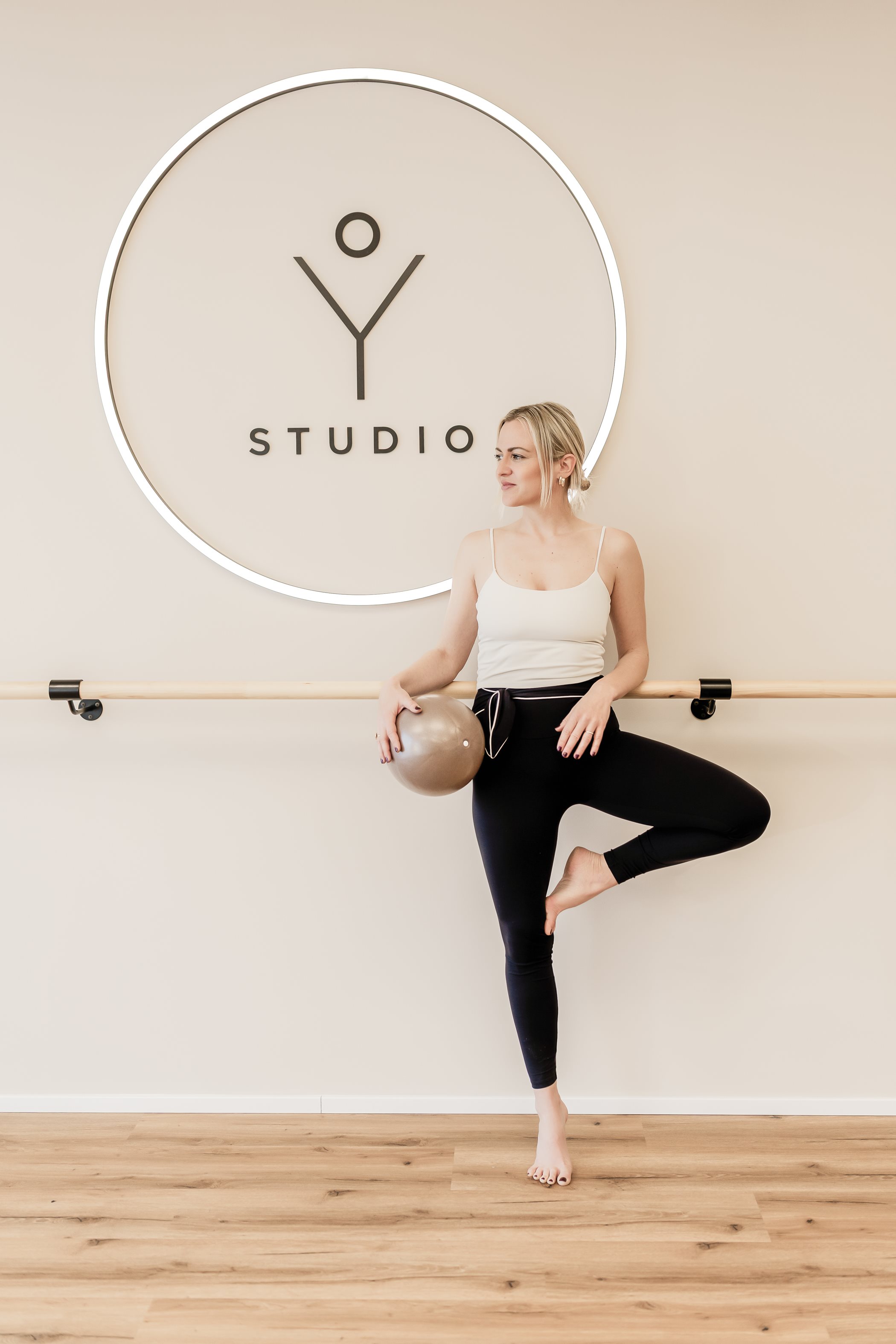 joga-barre-pilates-brno-ystudio-lekce-08.jpg